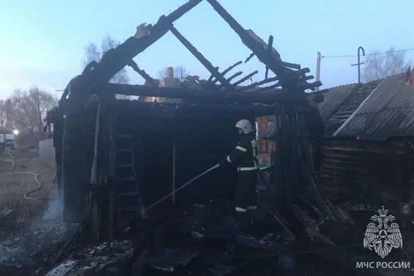 В Заволжском районе сгорел нежилой дом